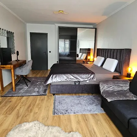 Апартамент Monteverde Tamplier
